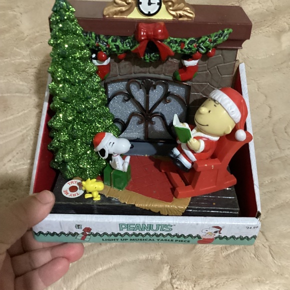 New Peanuts Christmas Light Up Musical Tabke Piece - Picture 1 of 8